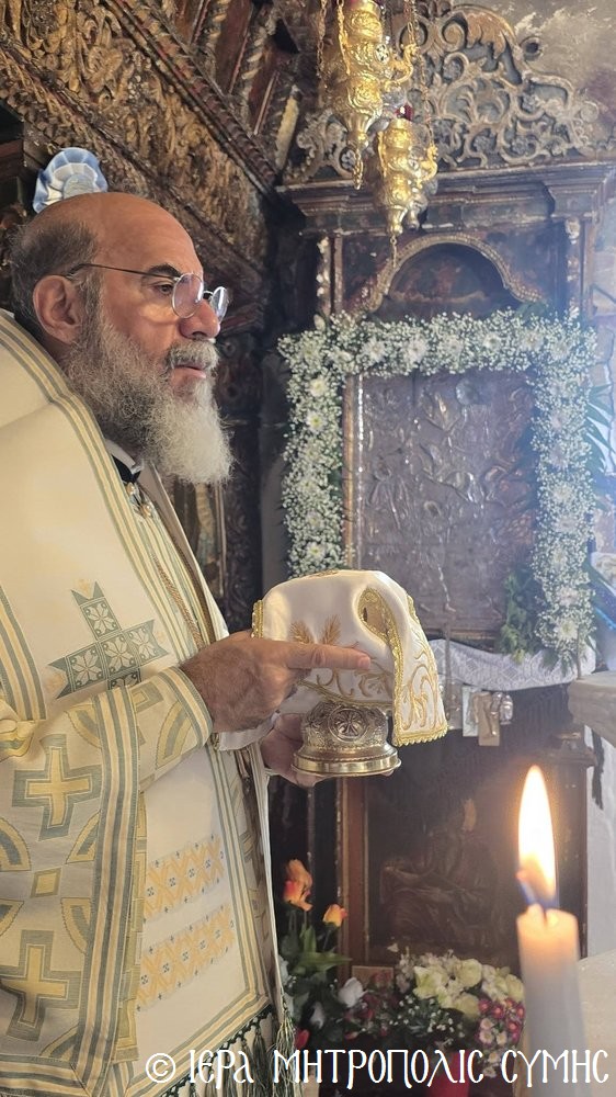 Ο Μητροπολίτης Σύμης λειτούργησε στη Μονή Προφήτου Ηλιού στη Σύμη - μια φωτογραφία 9