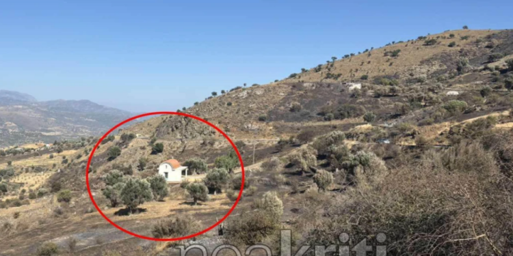 Ρέθυμνο: εκκλησάκι στην Τριόπετρα έμεινε άθικτο μέσα στις φλόγες - μια φωτογραφία 1