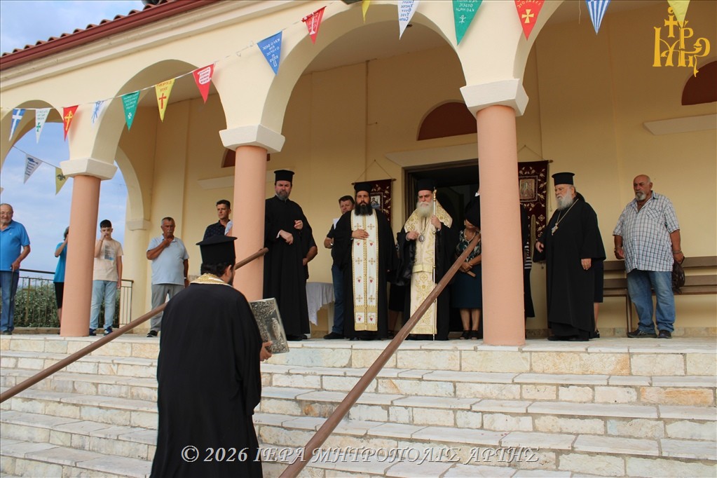 Εσπερινός της Μεταμορφώσεως στην Άρτα και υποδοχή της Παναγίας Ροβέλιστας  - μια φωτογραφία 2