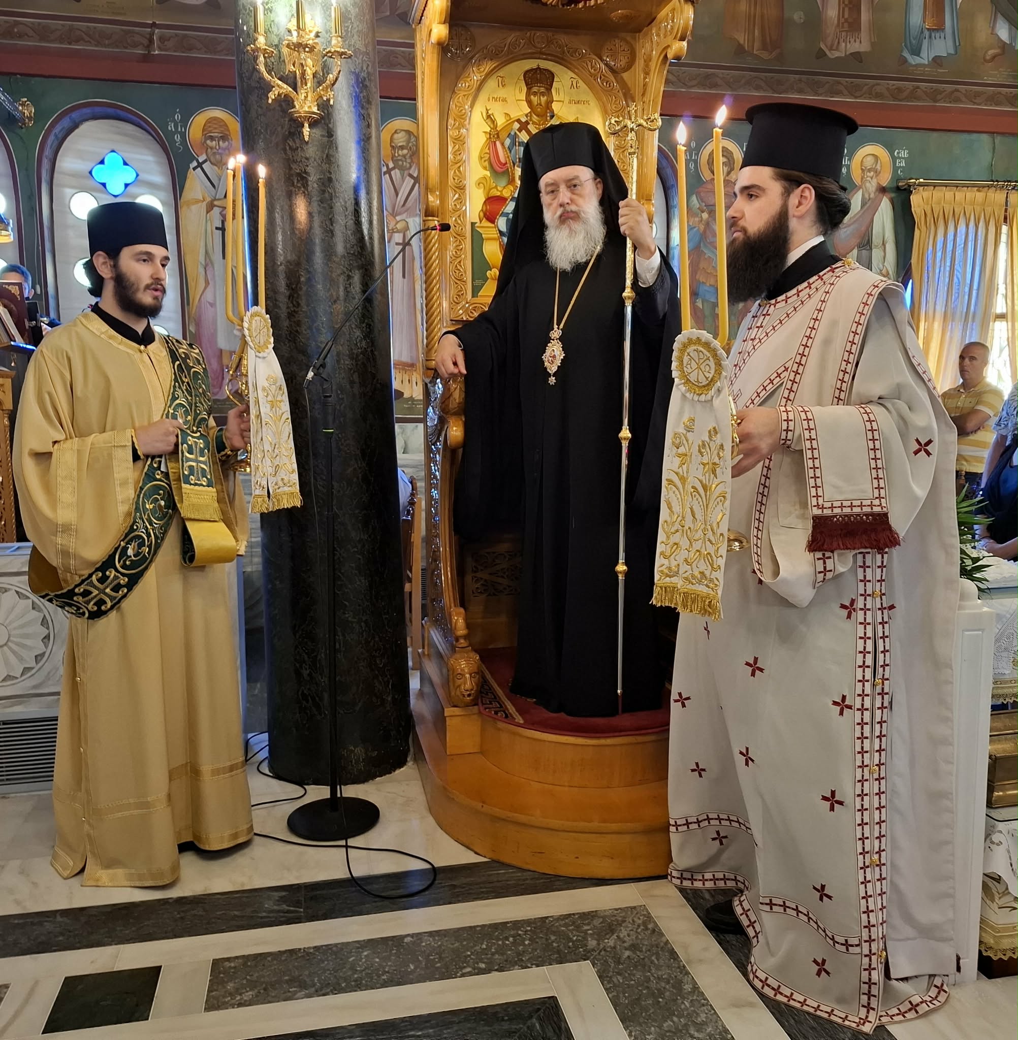Ο Μητρ. Κηφισίας προσκύνησε και τίμησε την Τιμία Κάρα του Οσίου Γερβασίου - μια φωτογραφία 4