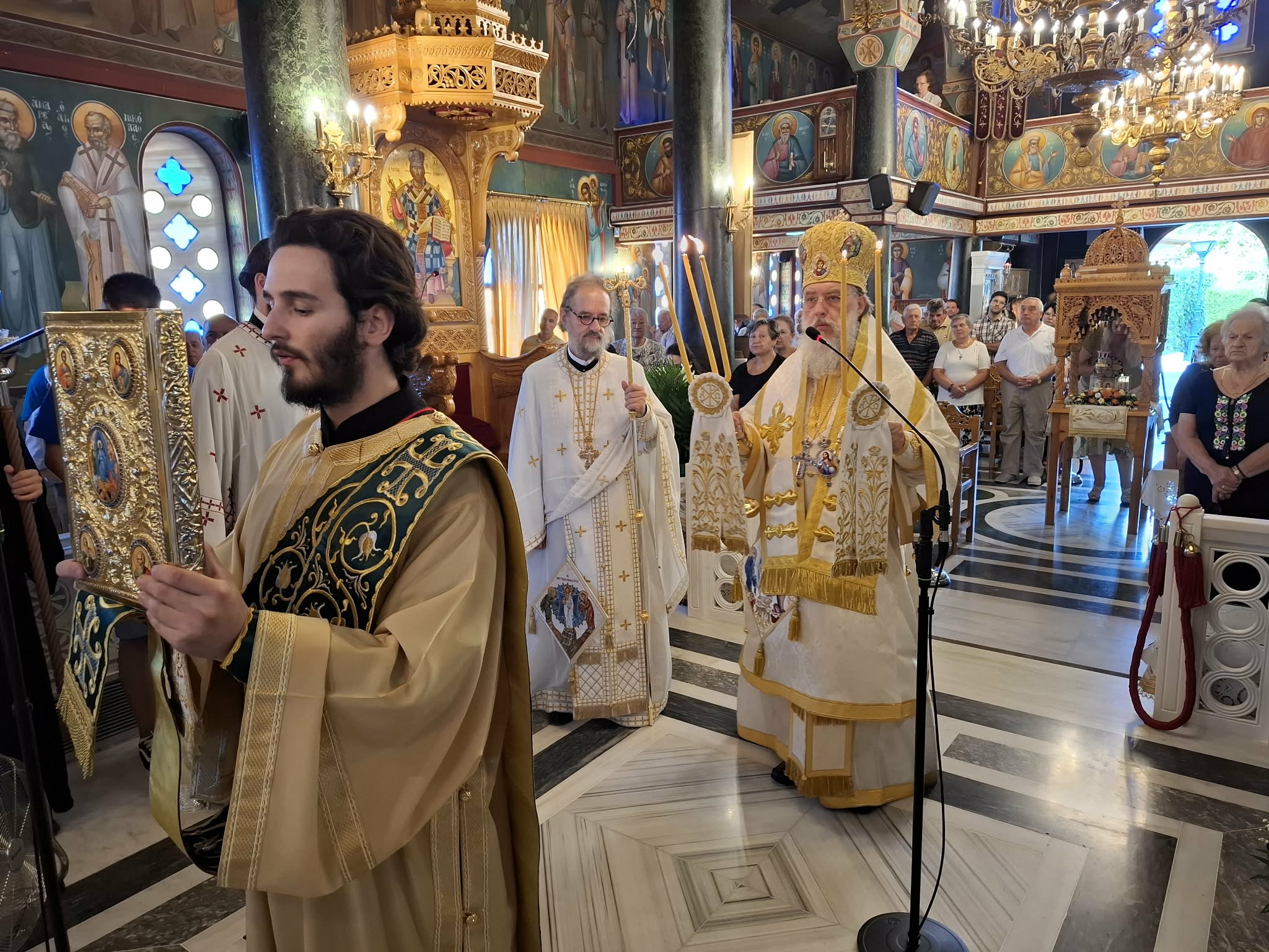 Ο Μητρ. Κηφισίας προσκύνησε και τίμησε την Τιμία Κάρα του Οσίου Γερβασίου - μια φωτογραφία 8