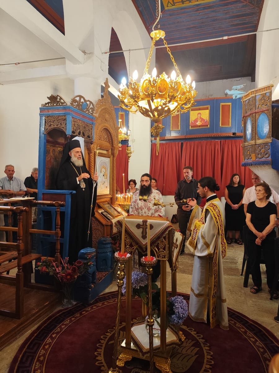 Ο Μητροπολίτης Θεσσαλιώτιδος χοροστάτησε στην Παράκληση στη Στεφανιάδα - μια φωτογραφία 4