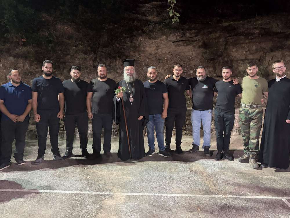 Πλήθος παιδιών και νέων τιμά την Παναγία στο Ρέθυμνο - μια φωτογραφία 5
