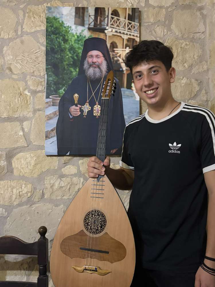 Πλήθος παιδιών και νέων τιμά την Παναγία στο Ρέθυμνο - μια φωτογραφία 7