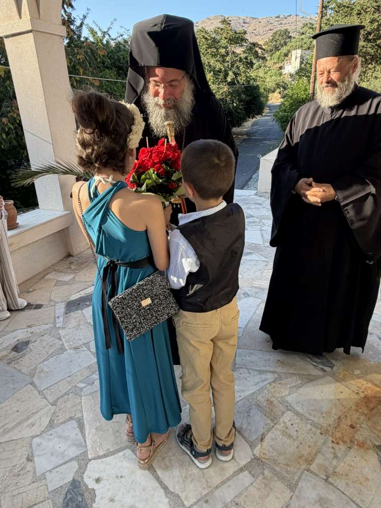 Πλήθος παιδιών και νέων τιμά την Παναγία στο Ρέθυμνο - μια φωτογραφία 9