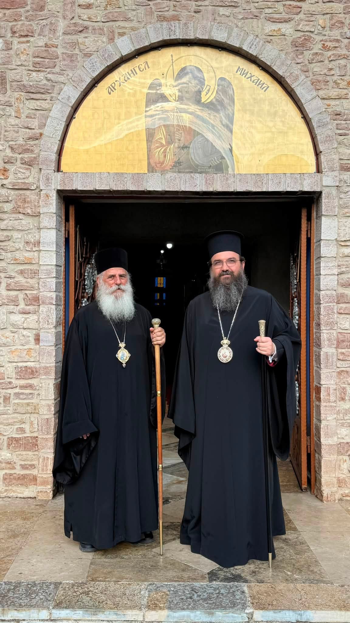Ο Μητροπολίτης Κορυτσάς συναντήθηκε με τον Μητροπολίτη Πρέσπης - μια φωτογραφία 1
