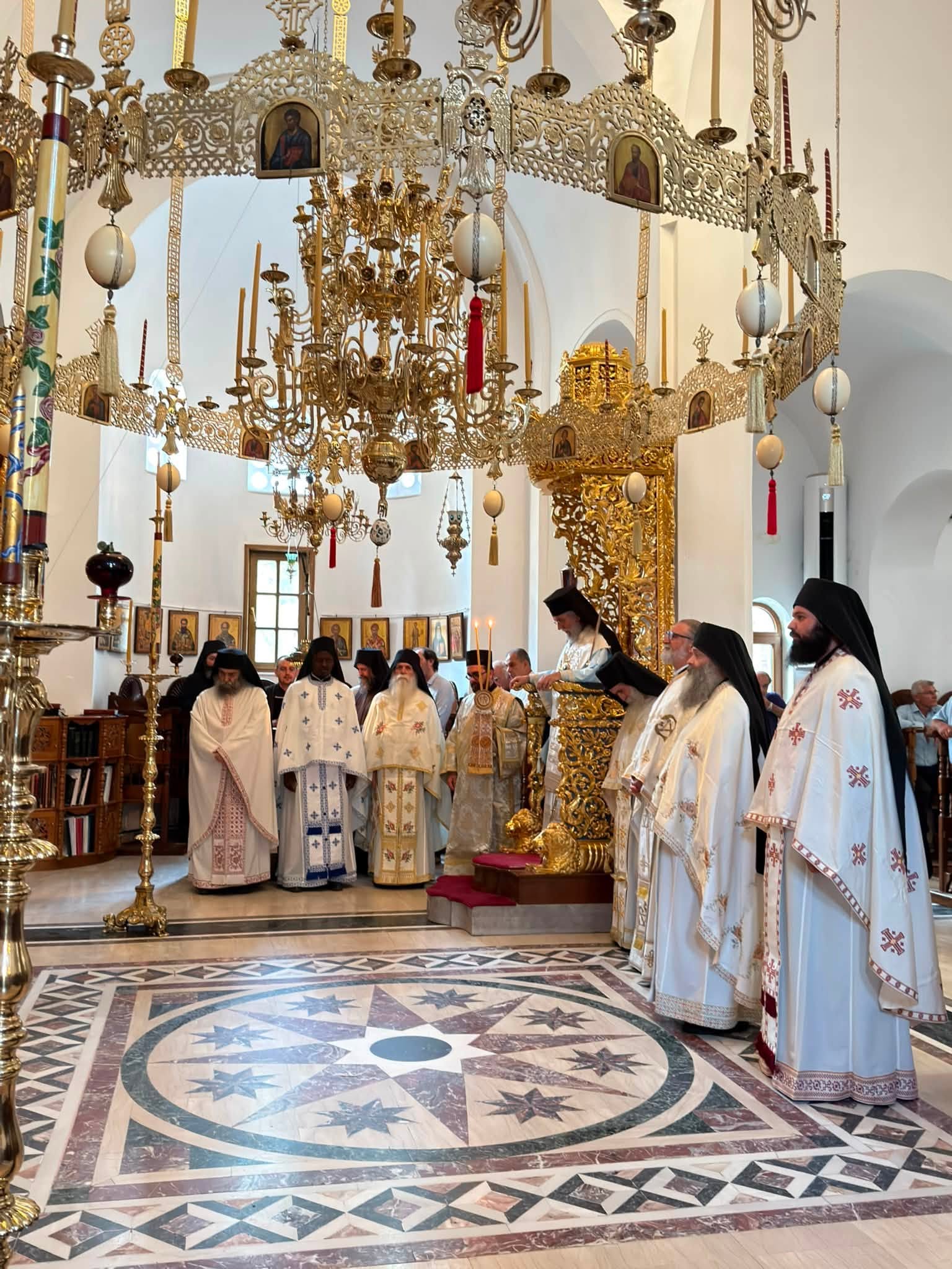 Ο Μητροπολίτης Αρούσας εόρτασε τα ονομαστήριά του στον Όλυμπο - μια φωτογραφία 2