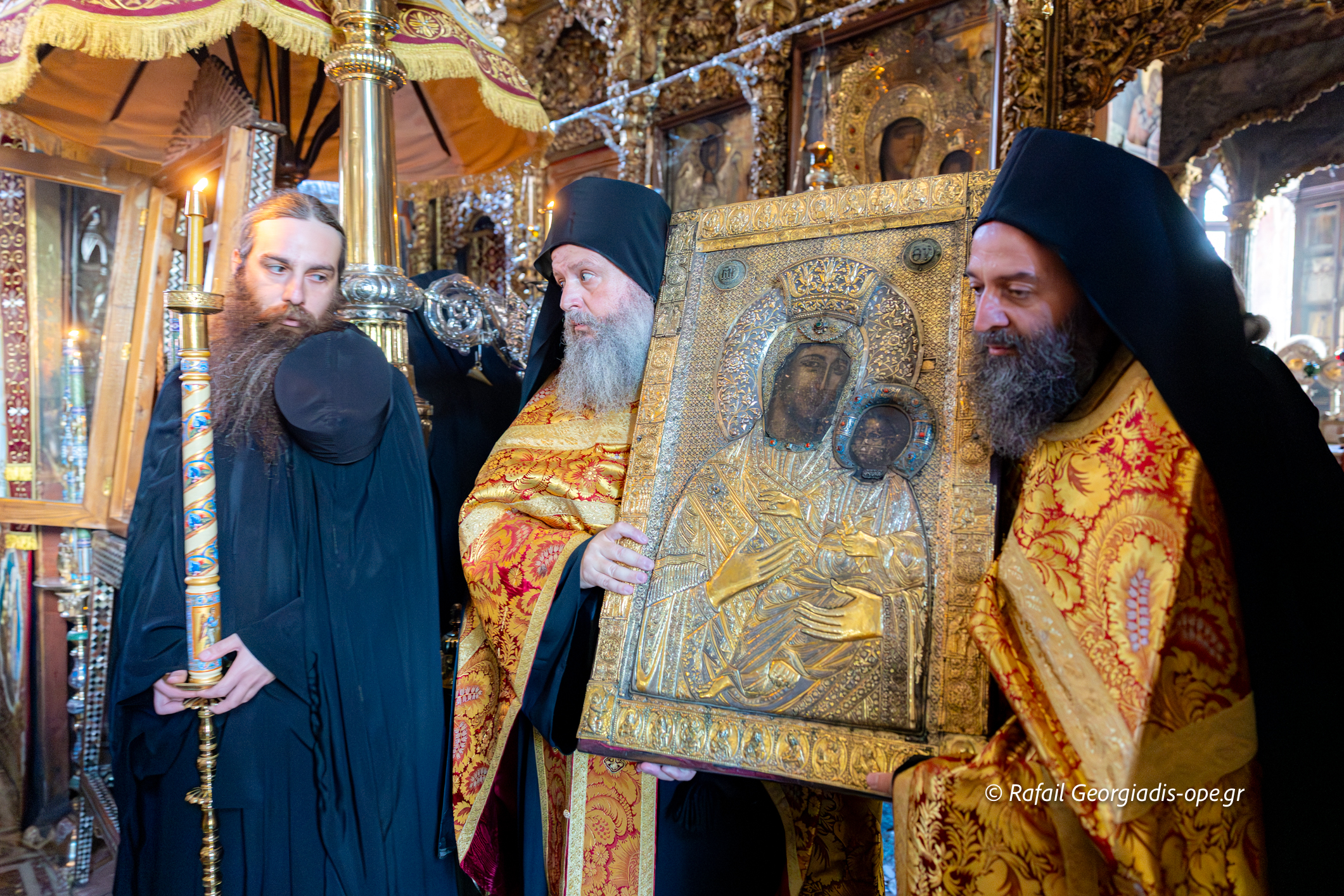 Η Μονή Βατοπαιδίου πανηγύρισε την Κοίμηση της Παναγίας - μια φωτογραφία 8