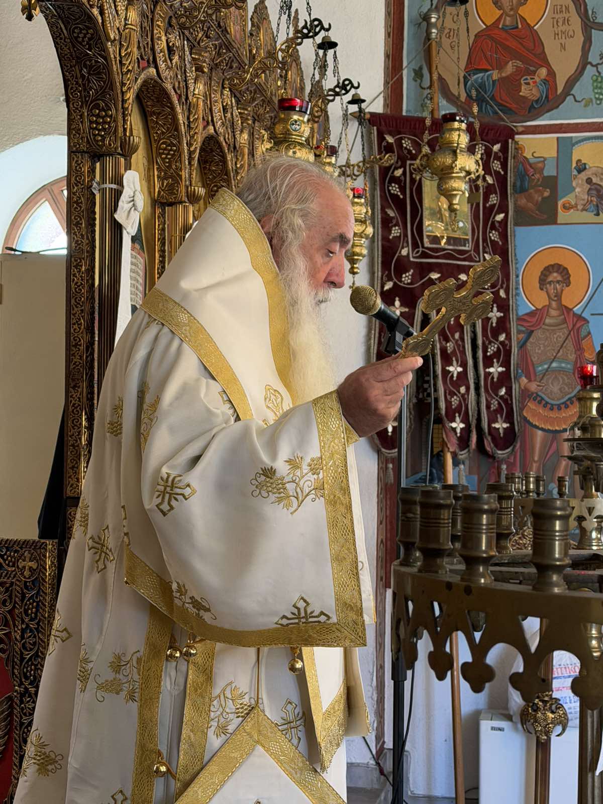 Η Ικαρία τίμησε με κάθε λαμπρότητα τον Άγιο Φανούριο - μια φωτογραφία 3