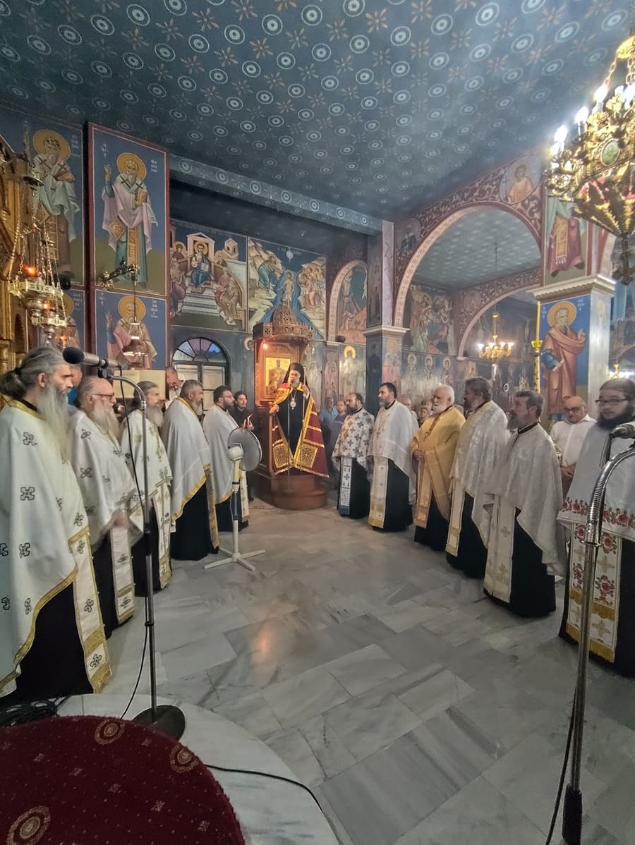 Πάνδημος Εσπερινός προς τιμήν του Αγίου Αλεξάνδρου τελέσθηκε στην Καρδίτσα - μια φωτογραφία 2