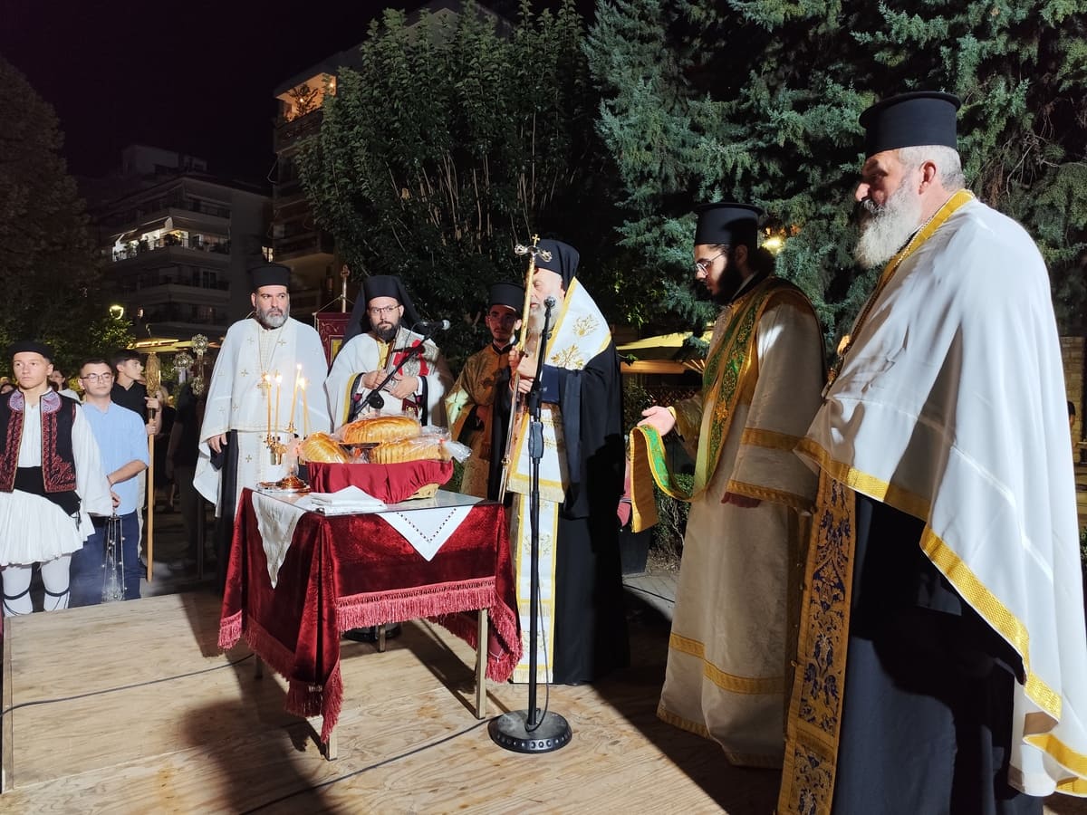 Πάνδημος Εσπερινός προς τιμήν του Αγίου Αλεξάνδρου τελέσθηκε στην Καρδίτσα - μια φωτογραφία 5