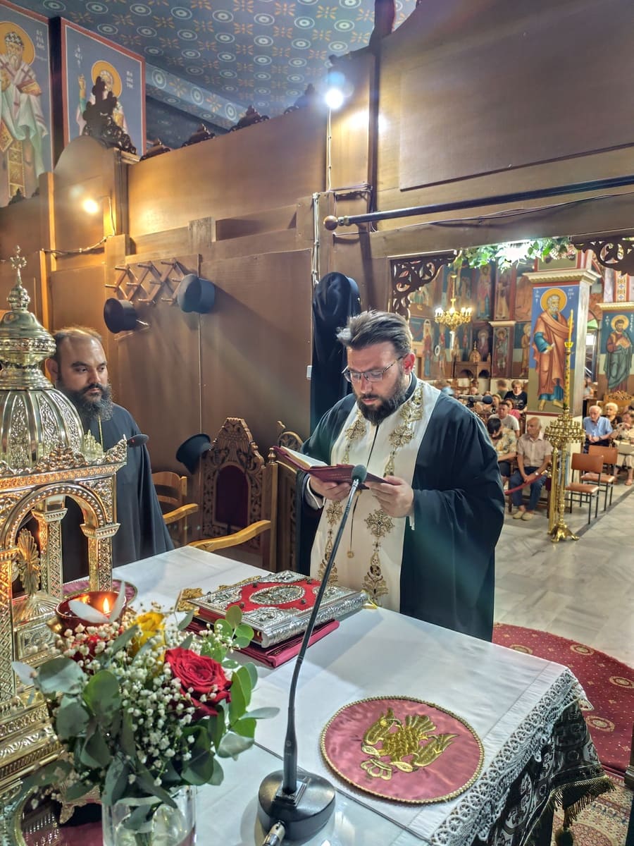 Πάνδημος Εσπερινός προς τιμήν του Αγίου Αλεξάνδρου τελέσθηκε στην Καρδίτσα - μια φωτογραφία 9