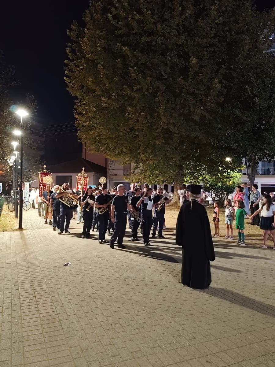 Πάνδημος Εσπερινός προς τιμήν του Αγίου Αλεξάνδρου τελέσθηκε στην Καρδίτσα - μια φωτογραφία 14