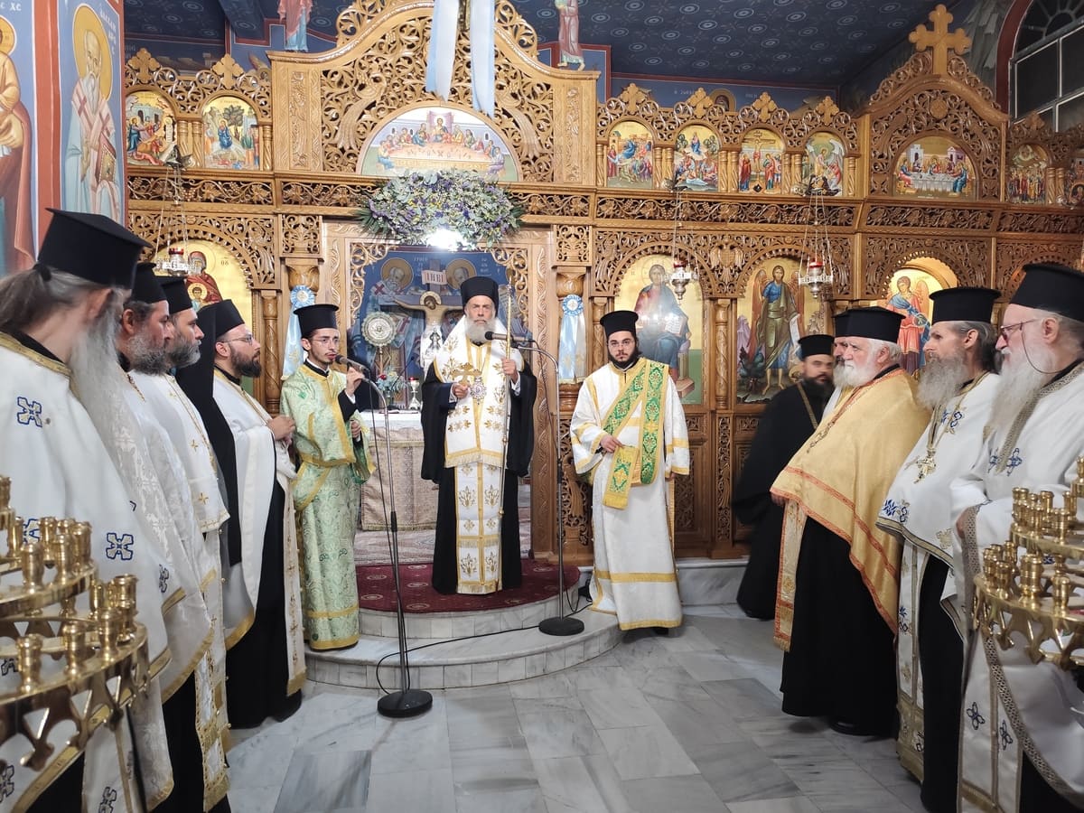 Πάνδημος Εσπερινός προς τιμήν του Αγίου Αλεξάνδρου τελέσθηκε στην Καρδίτσα - μια φωτογραφία 16