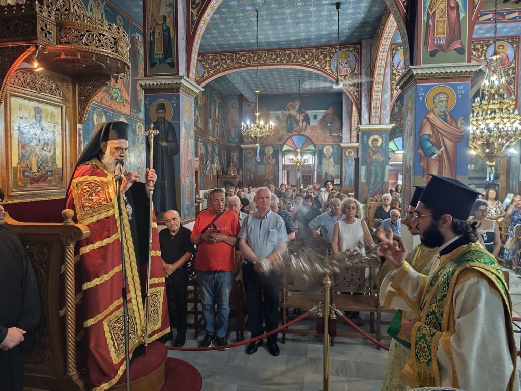 Πάνδημος Εσπερινός προς τιμήν του Αγίου Αλεξάνδρου τελέσθηκε στην Καρδίτσα - μια φωτογραφία 19