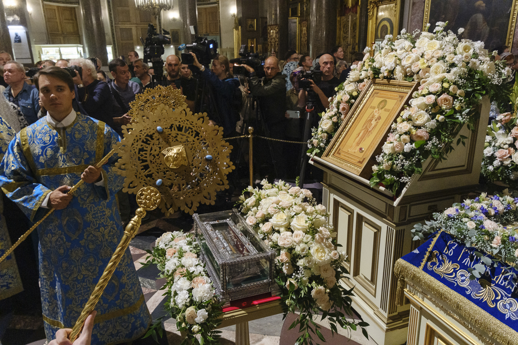 Το ιερό λείψανο του Αγίου Σπυρίδωνος έφτασε στην Αγία Πετρούπολη - μια φωτογραφία 8