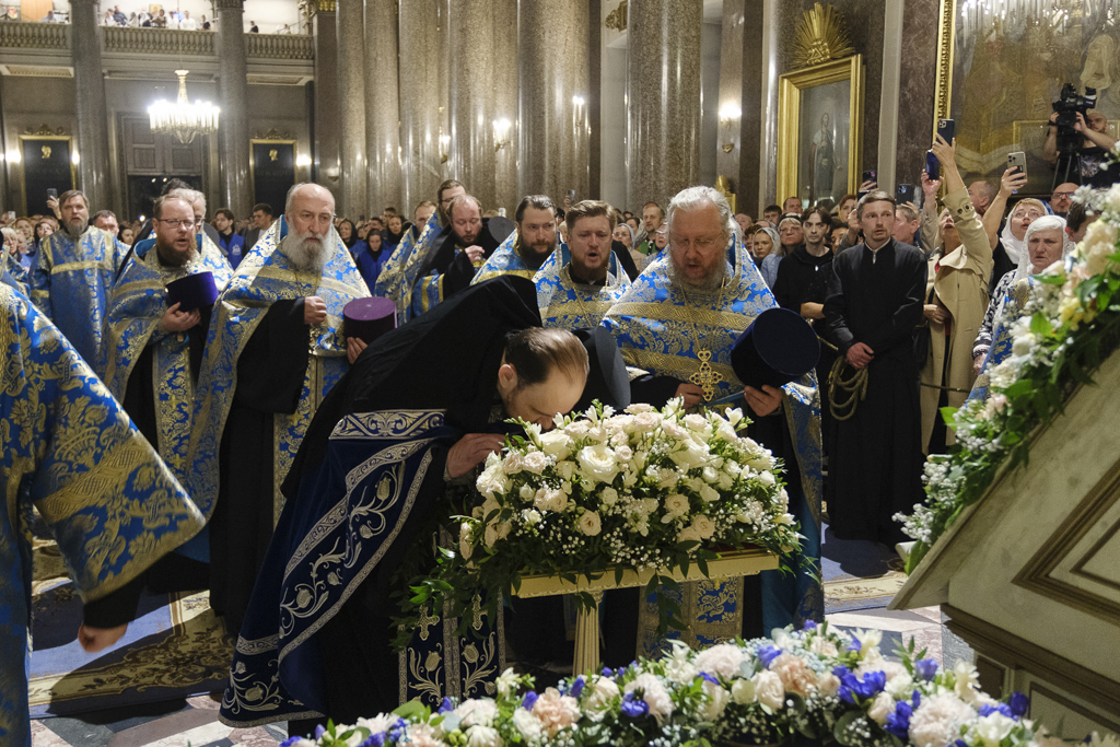 Το ιερό λείψανο του Αγίου Σπυρίδωνος έφτασε στην Αγία Πετρούπολη - μια φωτογραφία 14