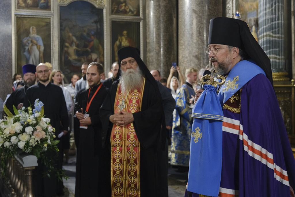 Το ιερό λείψανο του Αγίου Σπυρίδωνος έφτασε στην Αγία Πετρούπολη - μια φωτογραφία 15