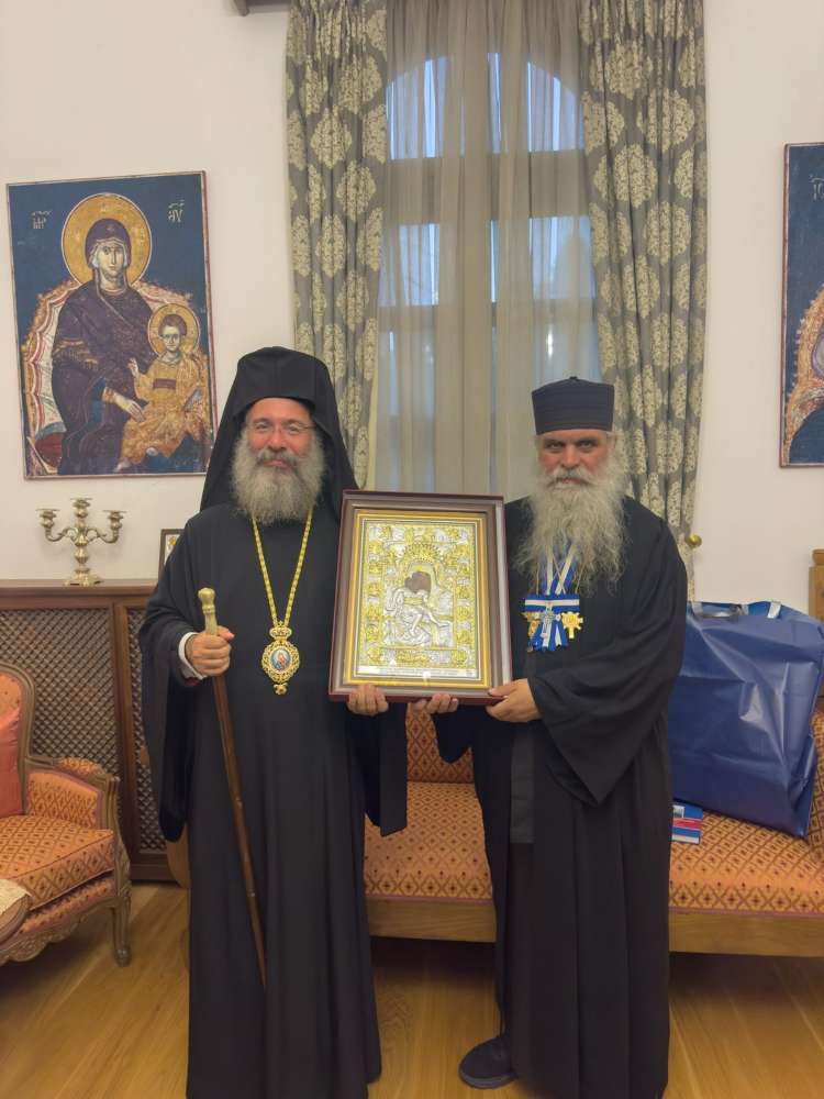 Ο Μητροπολίτης Ρεθύμνης προεξήρχε της Αγρυπνίας στο Πρωτάτο του Αγίου Όρους - μια φωτογραφία 1