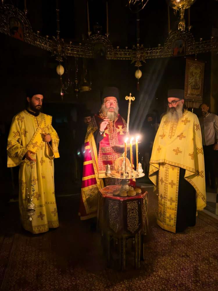 Ο Μητροπολίτης Ρεθύμνης προεξήρχε της Αγρυπνίας στο Πρωτάτο του Αγίου Όρους - μια φωτογραφία 2