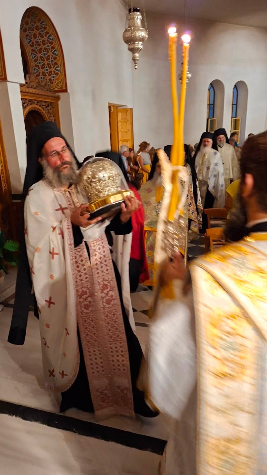 Μέγας Τρισαρχιερατικός Εσπερινός τελέστηκε στον Άγιο Νεκτάριο Αίγινας - μια φωτογραφία 4