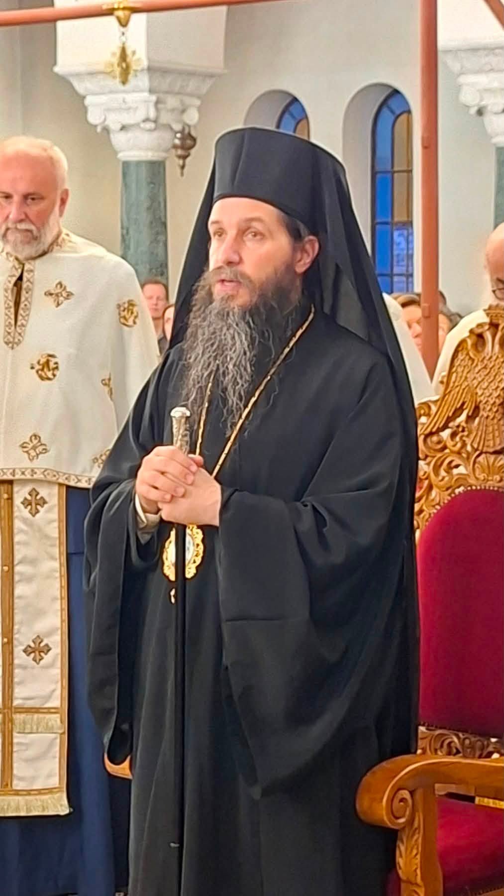 Μέγας Τρισαρχιερατικός Εσπερινός τελέστηκε στον Άγιο Νεκτάριο Αίγινας - μια φωτογραφία 9