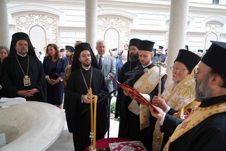 Ο Οικουμενικός Πατριάρχης τέλεσε Θυρανοίξια Ναού στη Βουδαπέστη - μια φωτογραφία 2