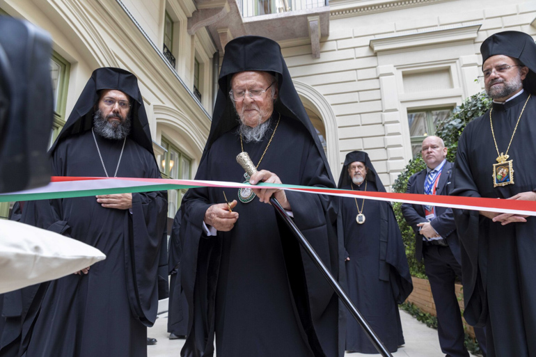 Ο Οικουμενικός Πατριάρχης τέλεσε Θυρανοίξια Ναού στη Βουδαπέστη - μια φωτογραφία 18