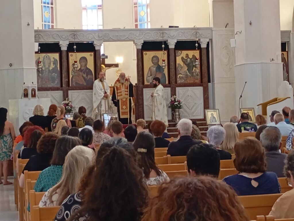 Τρισάγιο για τους δύο πιλότους τέλεσε ο Αρχιεπίσκοπος Ιερώνυμος - μια φωτογραφία 2