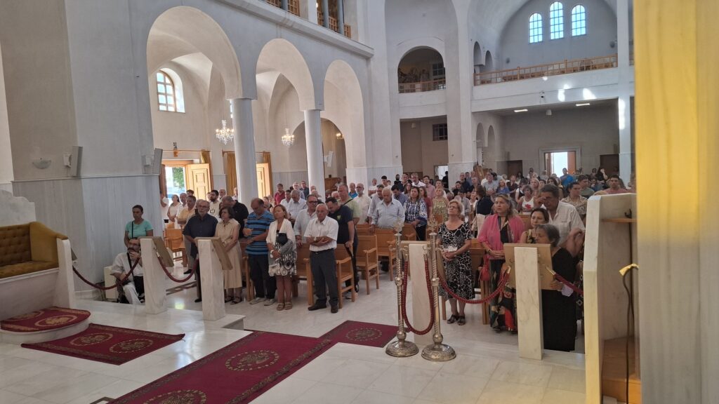 Τρισάγιο για τους δύο πιλότους τέλεσε ο Αρχιεπίσκοπος Ιερώνυμος - μια φωτογραφία 8