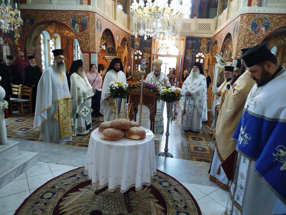 O Μητροπολίτη Λάμπης εόρτασε ανεπίσημα τα ονομαστήριά του - μια φωτογραφία 4