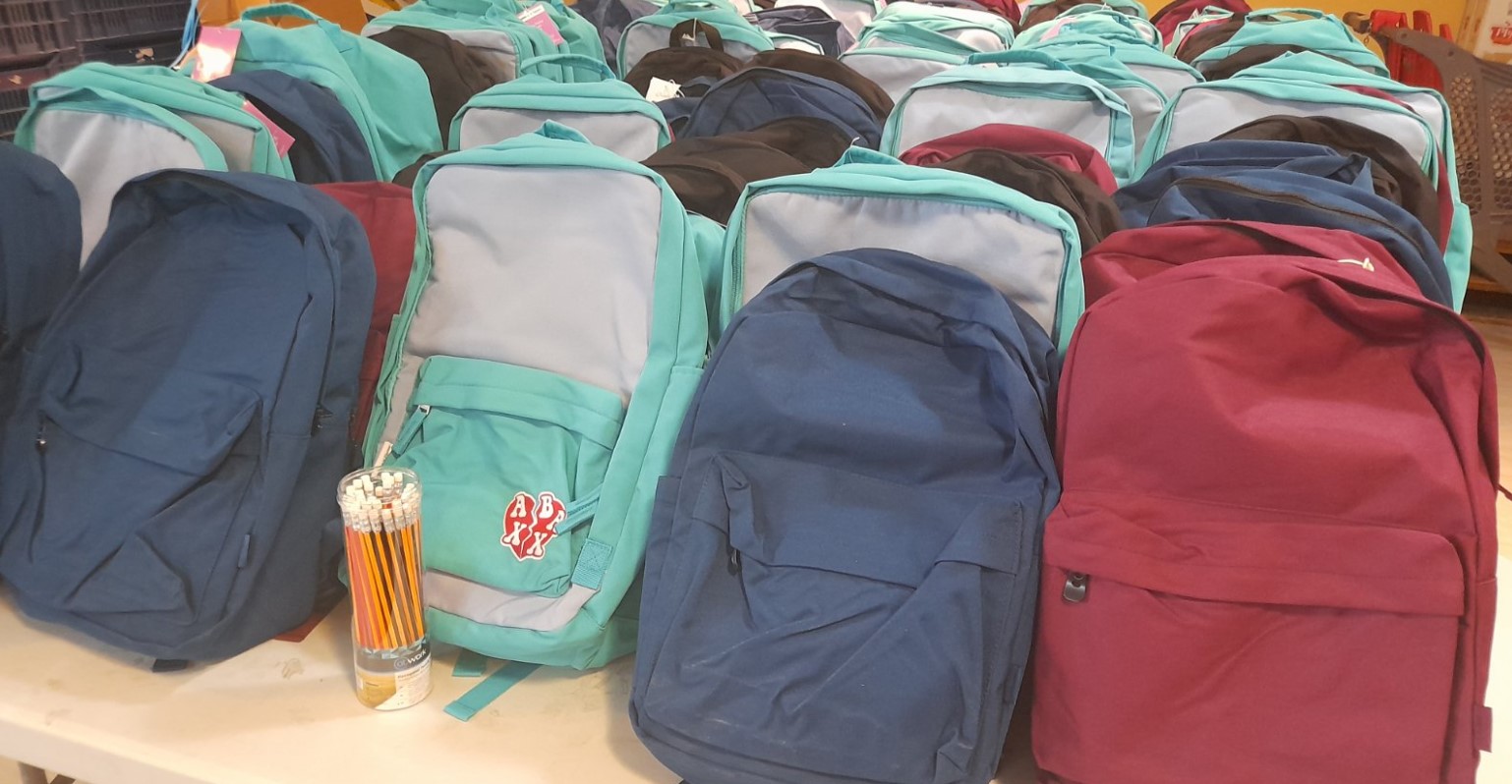 Διανεμήθηκε σχολικό υλικό σε παιδιά πολυτέκνων στον Ωρωπό - μια φωτογραφία 1
