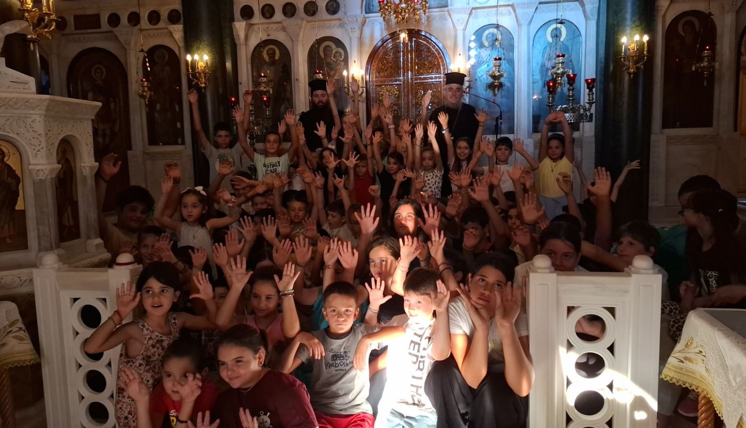 Διανεμήθηκε σχολικό υλικό σε παιδιά πολυτέκνων στον Ωρωπό - μια φωτογραφία 5