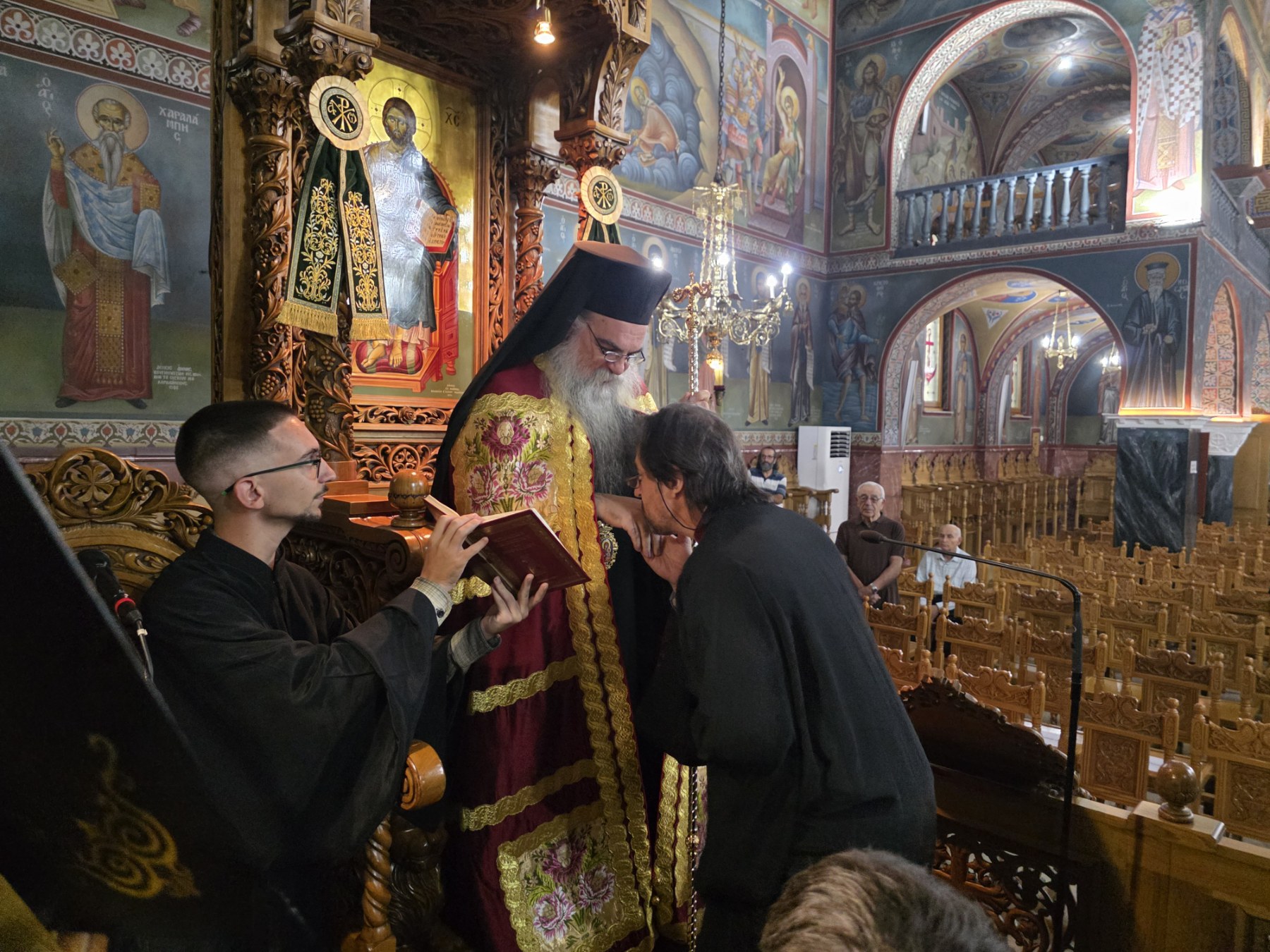 Χειροτονήθηκε πρεσβύτερος στον Ιερό Ναό Αγίας Σκέπης Πτολεμαΐδος - μια φωτογραφία 7
