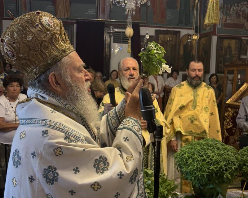 Μητροπολίτης Χαλκίδος: «Ο Τίμιος Σταυρός ενώνει τον άνθρωπο με τον Χριστό» - μια φωτογραφία 4