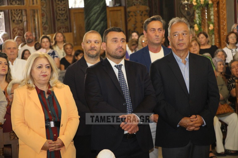 Η Καλαμπάκα τίμησε τον Πολιούχο Άγιο Βησσαρίωνα με πολυαρχιερατικό συλλείτουργο - μια φωτογραφία 12