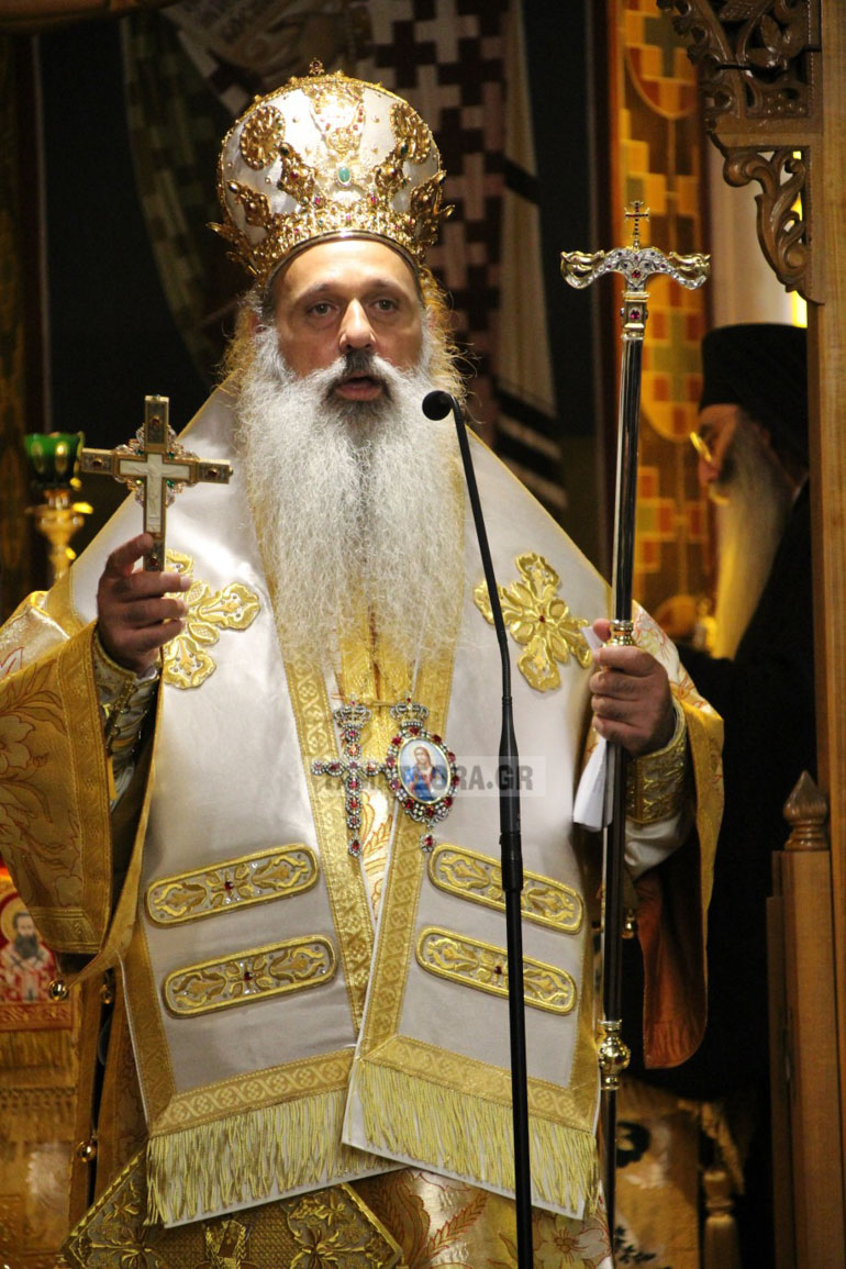 Η Καλαμπάκα τίμησε τον Πολιούχο Άγιο Βησσαρίωνα με πολυαρχιερατικό συλλείτουργο - μια φωτογραφία 16