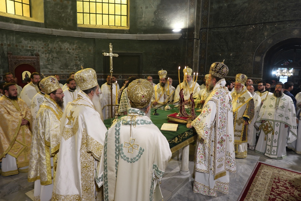Πολυαρχιερατικό συλλείτουργο για τα ονομαστήρια του Μητροπολίτη Θεσσαλονίκης - μια φωτογραφία 9