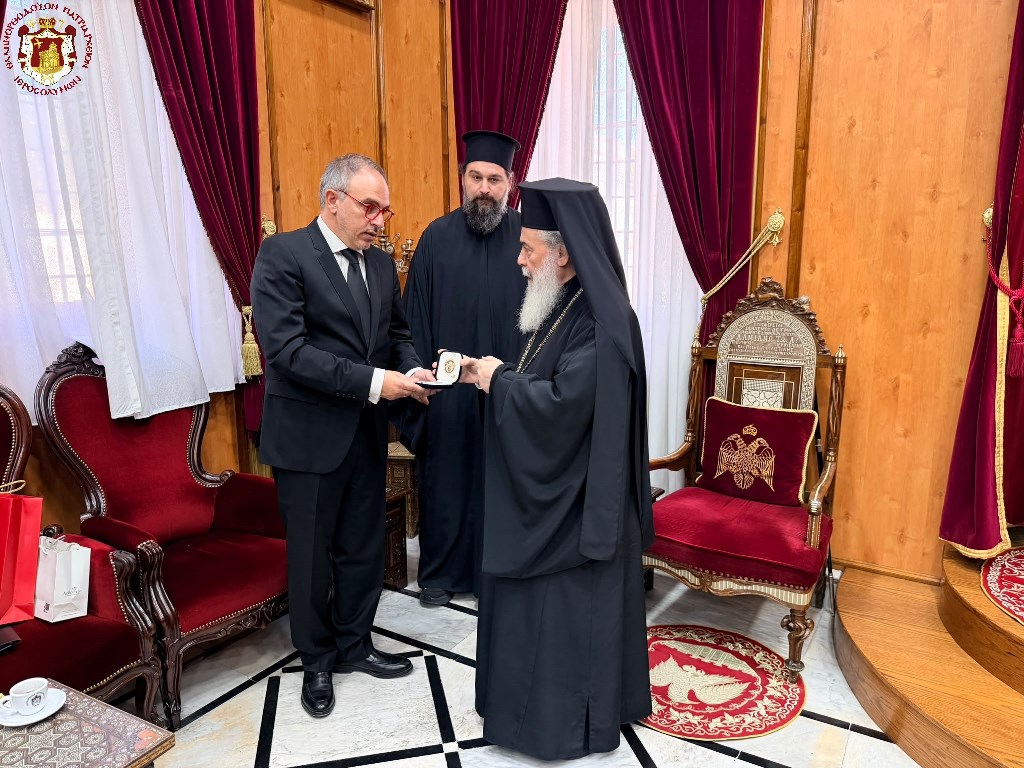 Ο Πατριάρχης Ιεροσολύμων δέχθηκε τον Δήμαρχο Λευκωσίας - μια φωτογραφία 1