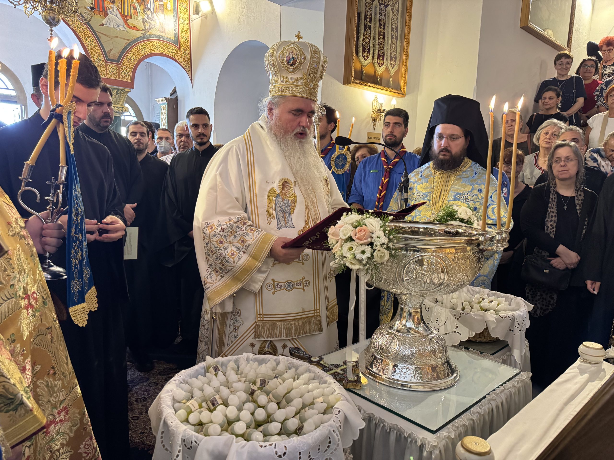 Πλήθος κόσμου παρευρέθησαν στην άφιξη Εικόνας από το Άγιο Όρος - μια φωτογραφία 5