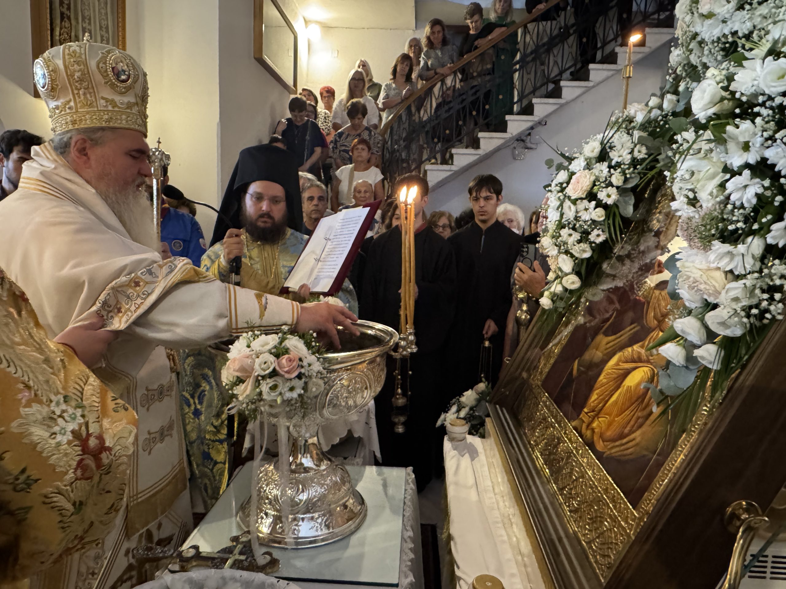 Πλήθος κόσμου παρευρέθησαν στην άφιξη Εικόνας από το Άγιο Όρος - μια φωτογραφία 7