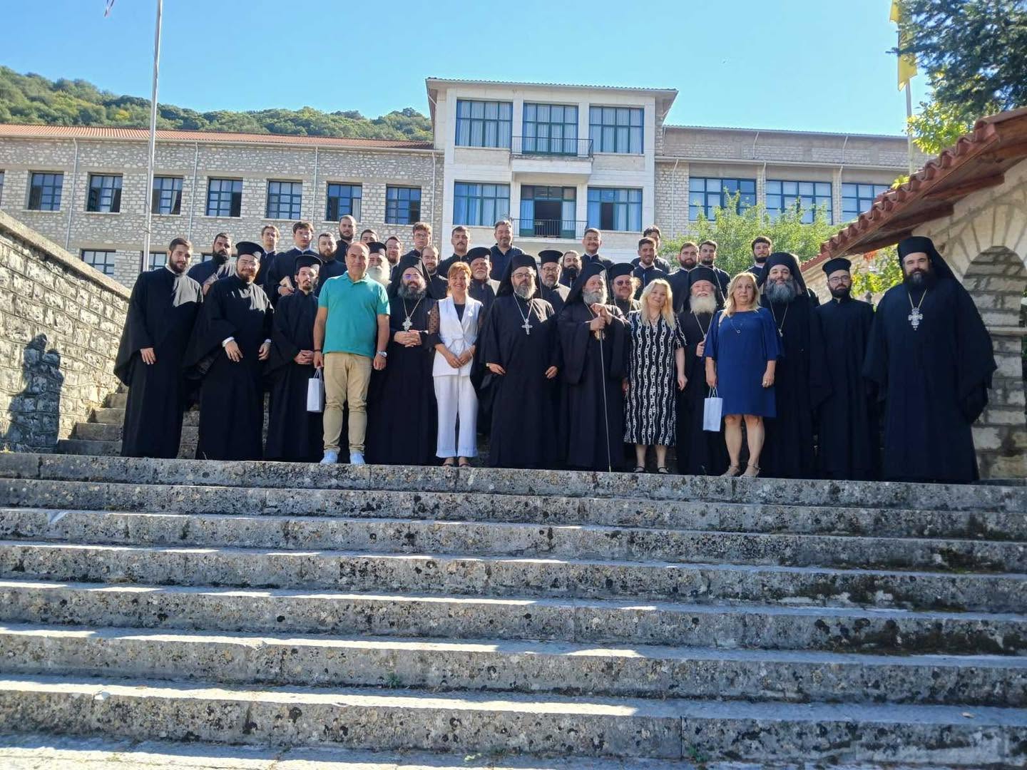 Ξεκίνησαν τα μαθήματα στη Σχολή Μαθητείας Κληρικών Βελλάς - μια φωτογραφία 2