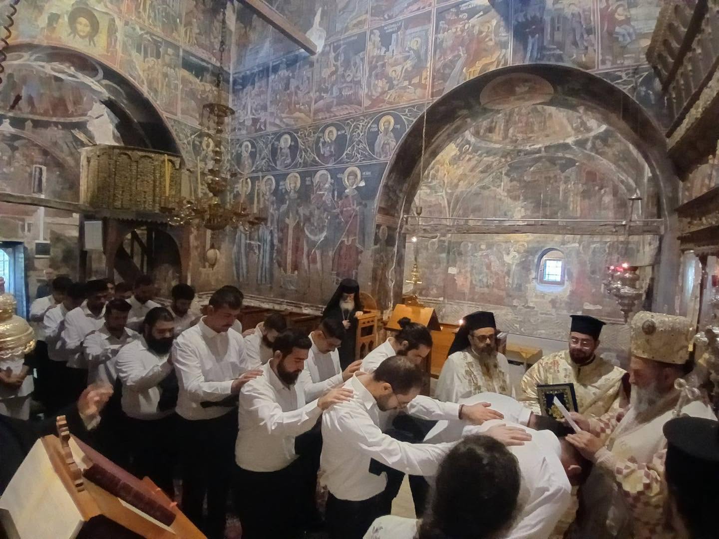 Ξεκίνησαν τα μαθήματα στη Σχολή Μαθητείας Κληρικών Βελλάς - μια φωτογραφία 3