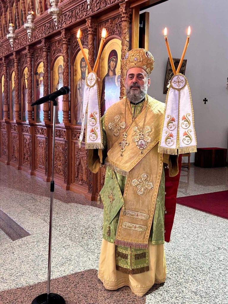 Πλήθος κόσμου συμμετείχε στη Θεία Λειτουργία της Μητρόπολης Κυρηνείας - μια φωτογραφία 1