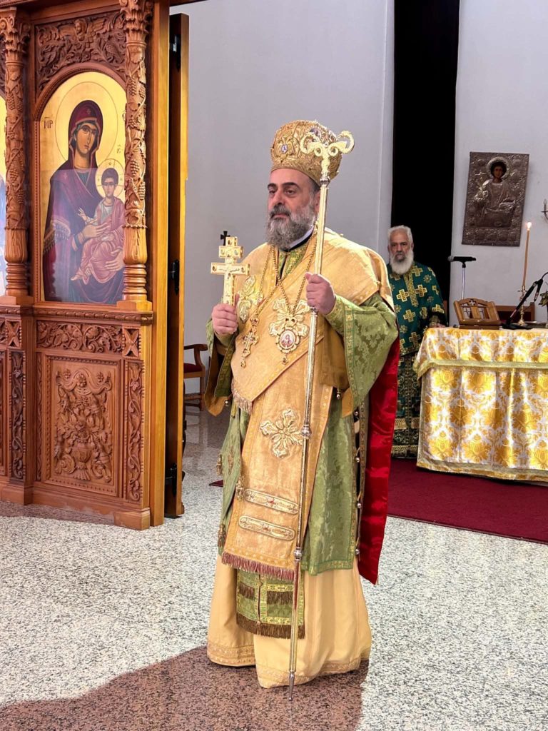 Πλήθος κόσμου συμμετείχε στη Θεία Λειτουργία της Μητρόπολης Κυρηνείας - μια φωτογραφία 2