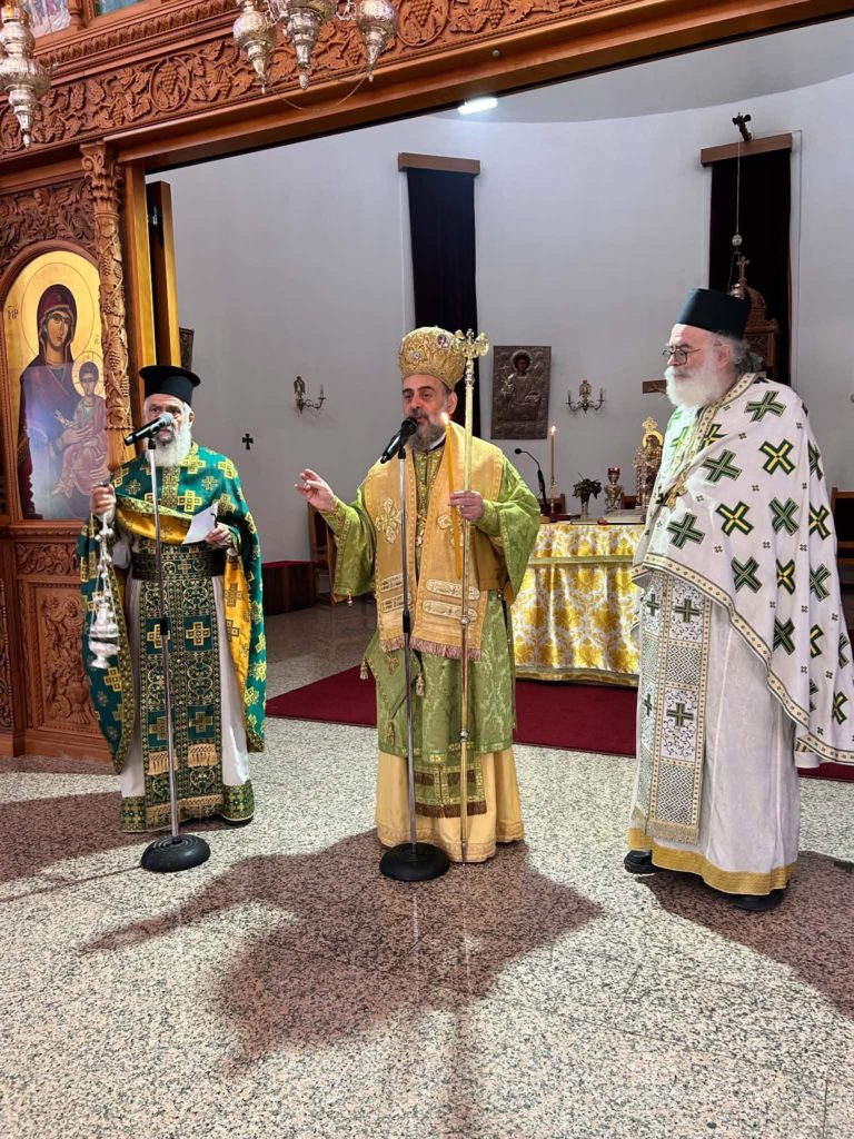 Πλήθος κόσμου συμμετείχε στη Θεία Λειτουργία της Μητρόπολης Κυρηνείας - μια φωτογραφία 7
