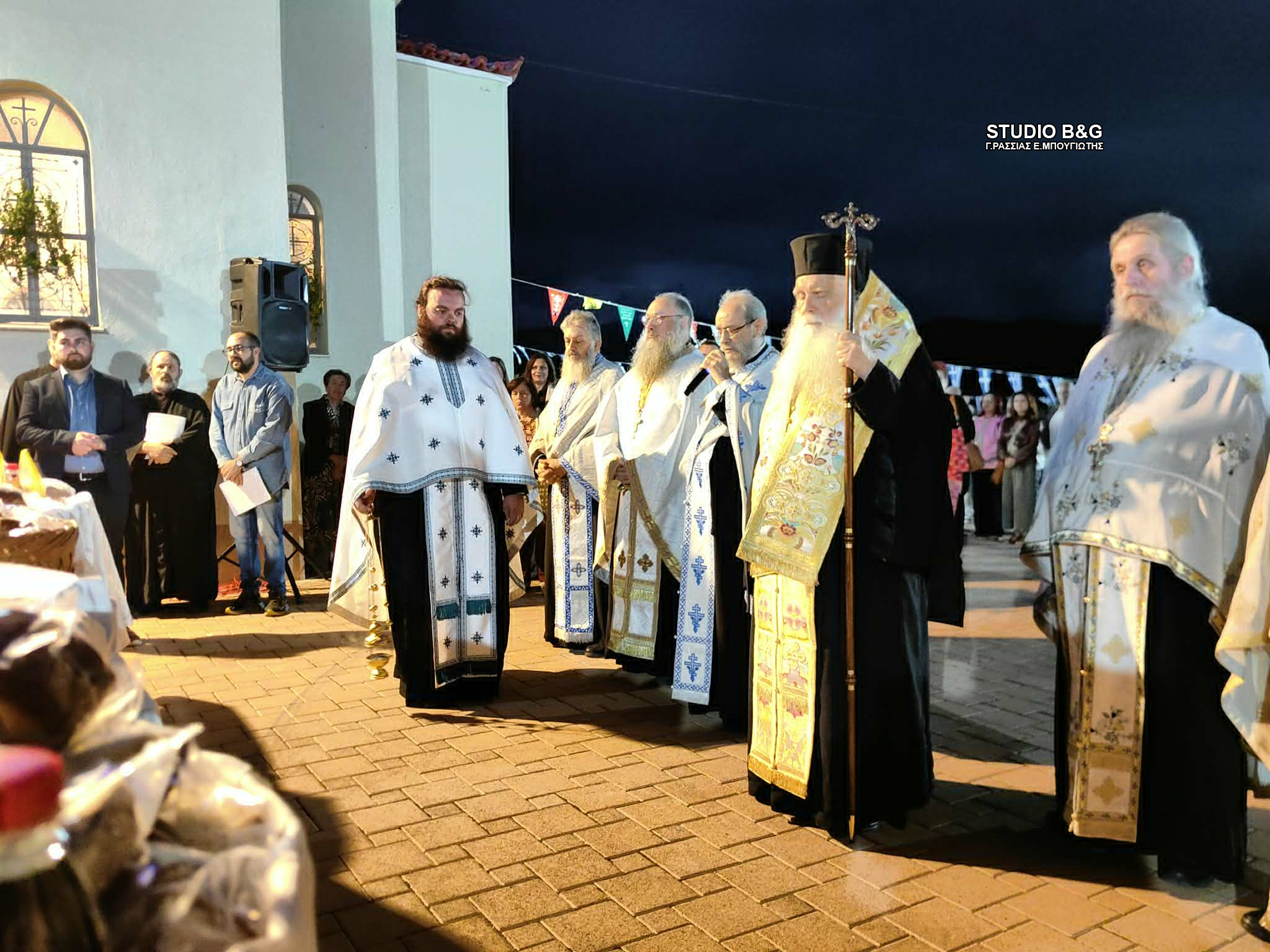 Πλήθος πιστών στον Πανηγυρικό Εσπερινό για την Παναγία Μυρτιδιώτισσα - μια φωτογραφία 2