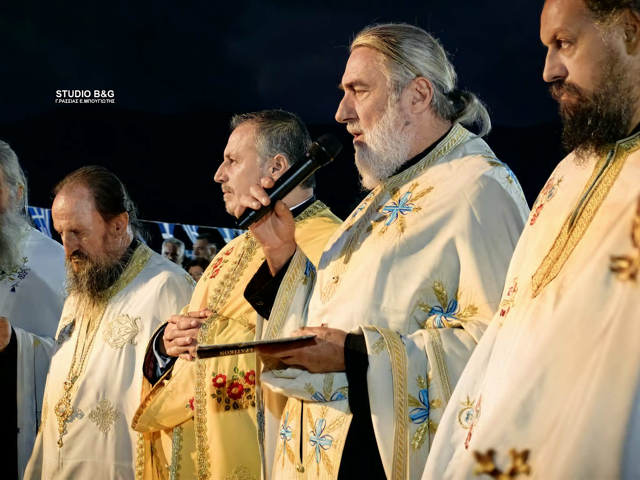 Πλήθος πιστών στον Πανηγυρικό Εσπερινό για την Παναγία Μυρτιδιώτισσα - μια φωτογραφία 8