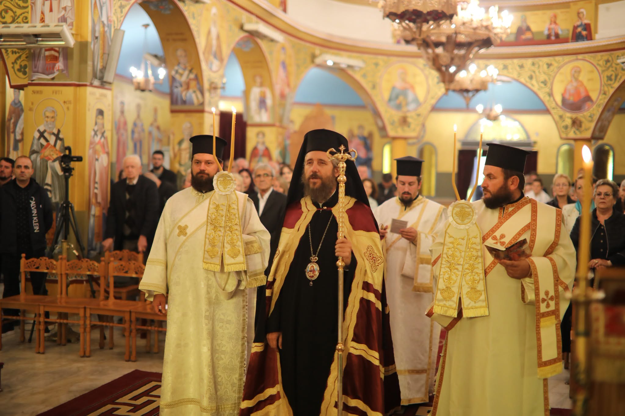 Ο Μητροπολίτη Κορυτσάς εόρτασε την επέτειο της ενθρόνισής του - μια φωτογραφία 1