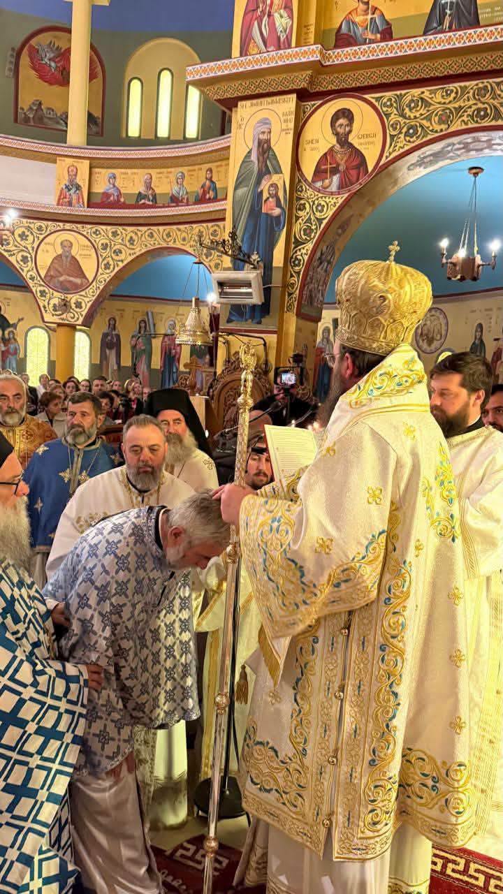 Ο Μητροπολίτη Κορυτσάς εόρτασε την επέτειο της ενθρόνισής του - μια φωτογραφία 5